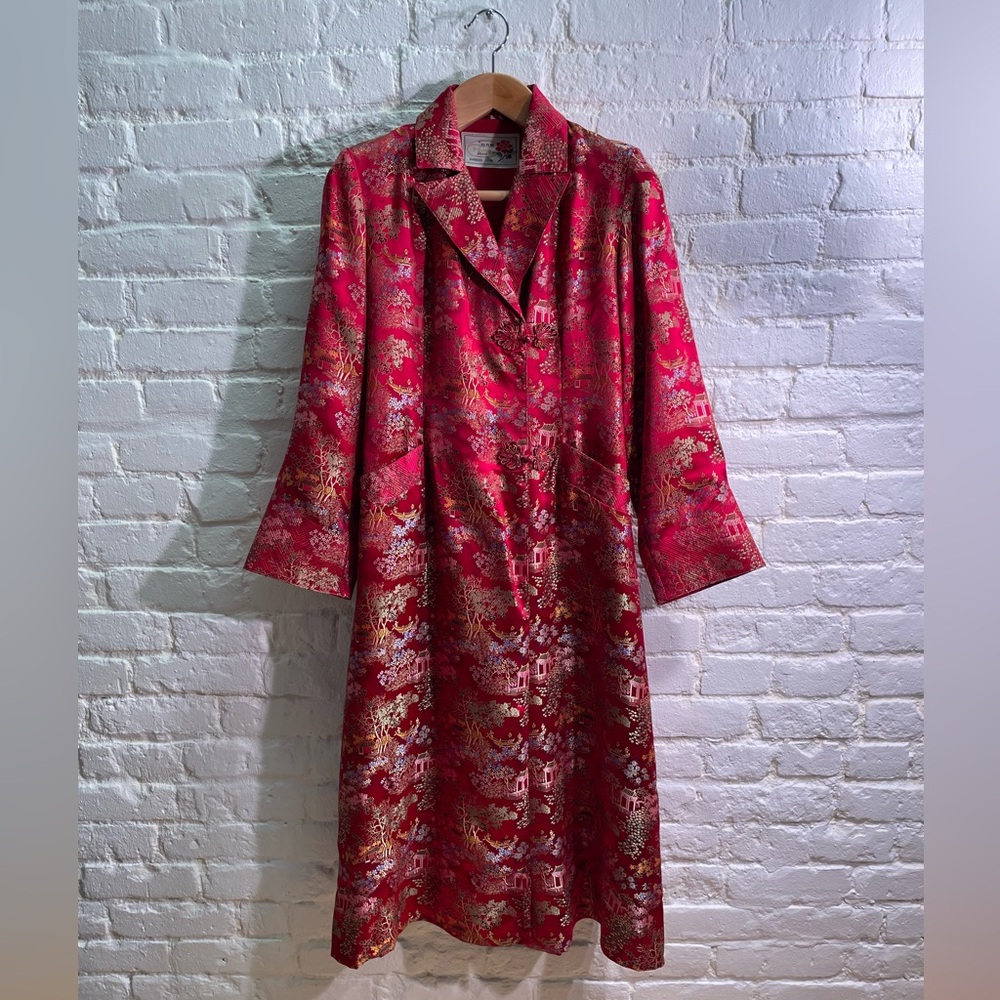 Vintage Peony Chinese Evening Coat in Red, Size 36, Rare, Excellent Condition!